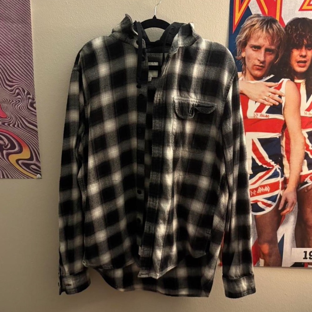 American Eagle Outfitters Black and White Hooded Flannel